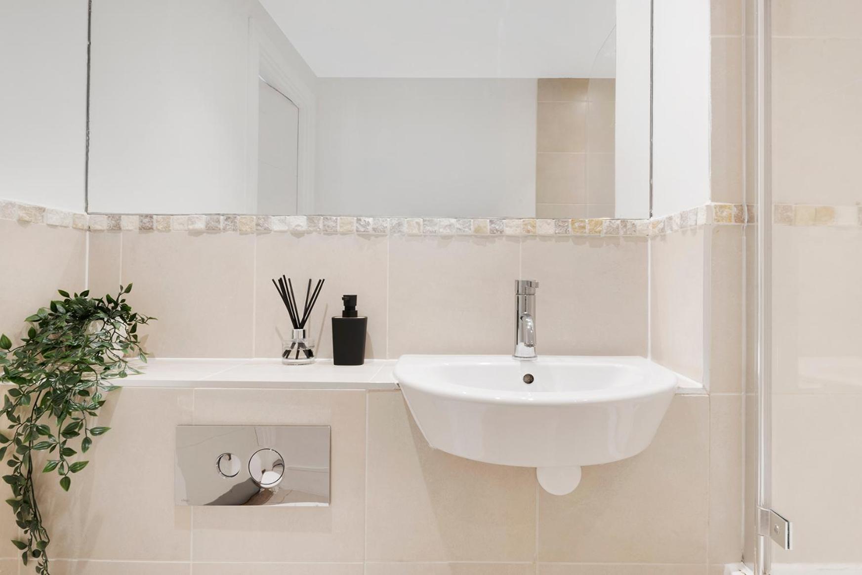 Hermitage Road Apartment By Morethanstays Londra Dış mekan fotoğraf